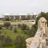 Da qui possiamo scorgere la desolazione dell�ambiente circostante, dominato dalla figura di quello stadio che avrebbe bisogno di un serio restyling. Una ristrutturazione che meriterebbe anche questa splendida masseria, ennesimo simbolo di quel senso di cultura e orgoglio per la propria storia che sembra ormai aver abbandonato Bari